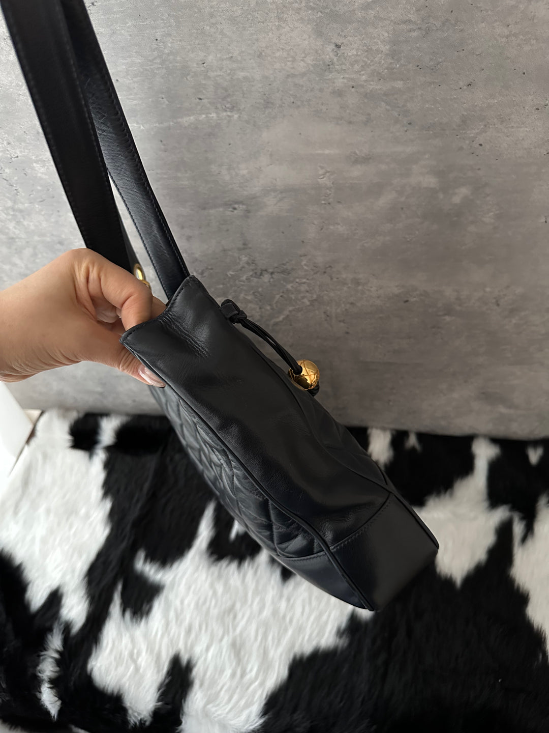 CHANEL 🖤 Gold Ball Lambskin Shoulder Bag｜Elegant Quilted Design × Spacious Everyday Size × Timeless Black & Gold