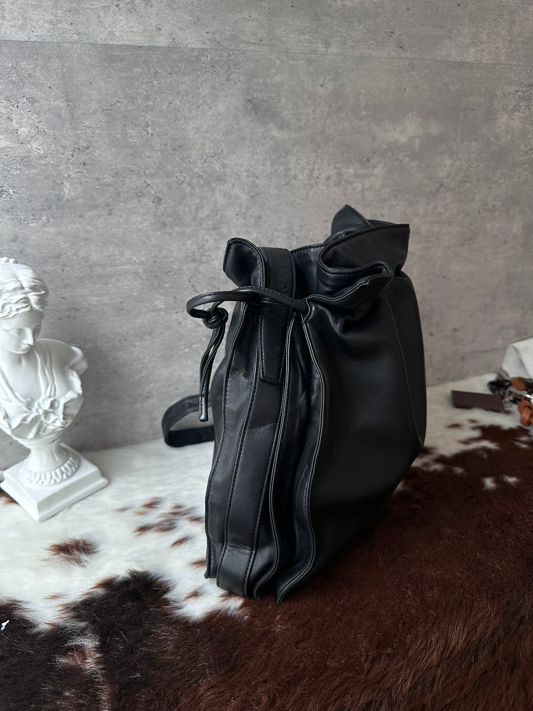 LOEWE So Black Nappa Drawstring Hobo Bag 🖤｜Soft Nappa Leather × Lucky Pouch Shape × Shoulder &amp; Crossbody