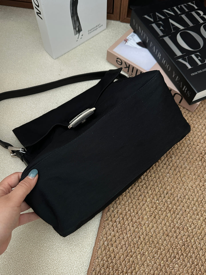 FENDI Mama Baguette Shoulder Bag（Black Fabric × Silver Hardware）｜Effortless Chic 🖤✨