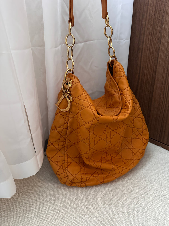 BOTTEGA VENETA Intrecciato Canvas & Leather Tote（Olive Green × Beige）｜Modern Utility with Iconic Weave 🌿✨