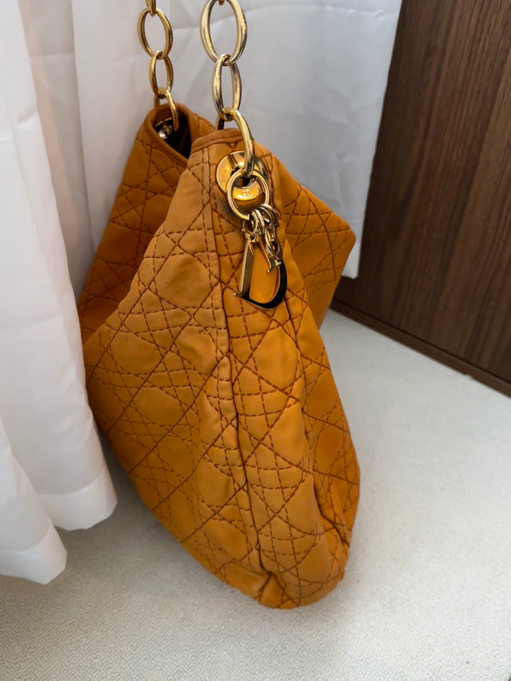 BOTTEGA VENETA Intrecciato Canvas & Leather Tote（Olive Green × Beige）｜Modern Utility with Iconic Weave 🌿✨