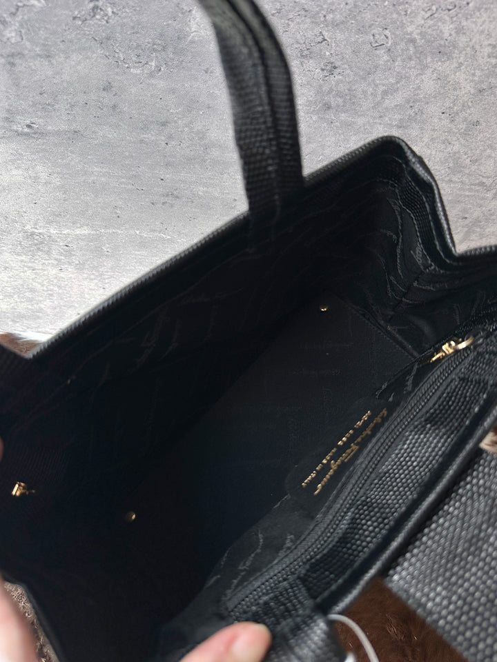 Ferragamo Lizard-Embossed Tote Bag ✨｜Lightweight Design × Clean Condition × Everyday Practicality