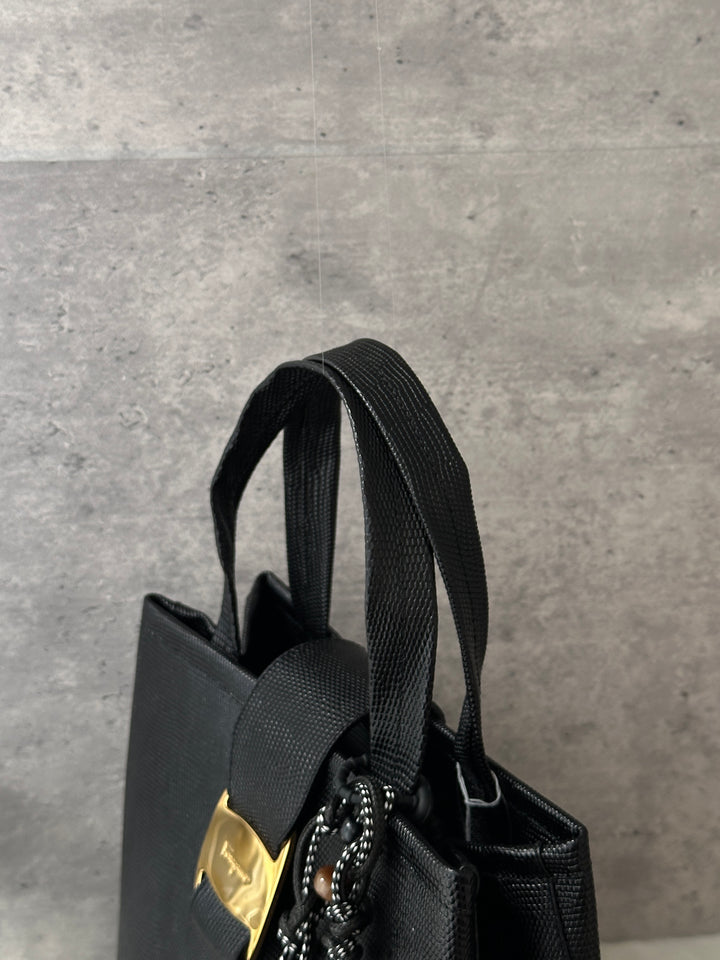 Ferragamo Lizard-Embossed Tote Bag ✨｜Lightweight Design × Clean Condition × Everyday Practicality