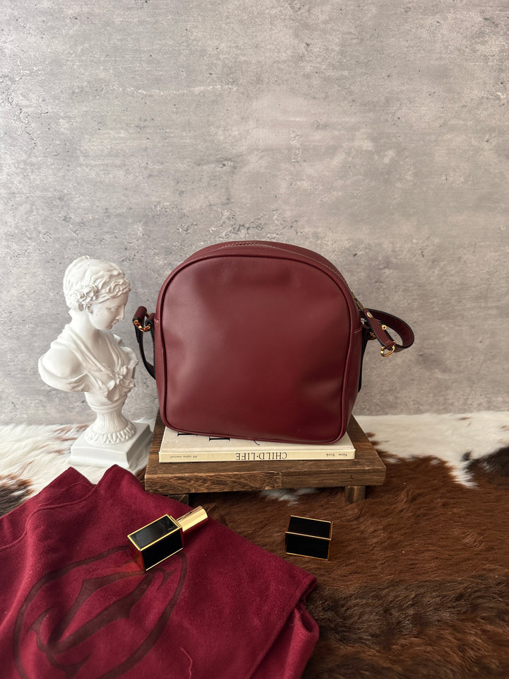 Cartier Logo Leather Crossbody Bag 🍷｜Signature Burgundy Leather・Embossed Logo・Timeless Vintage