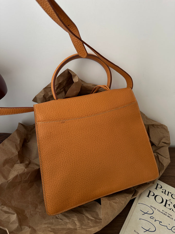 Loewe “Leaf Flap” Top Handle Bag 🍂 | Warm Autumn Elegance