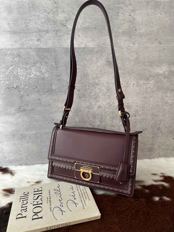 Ferragamo Limited Aileen Gancini Lock Shoulder Bag 🤎｜Rare Limited Series × Logo Lock with Key × Multi-Way Styling
