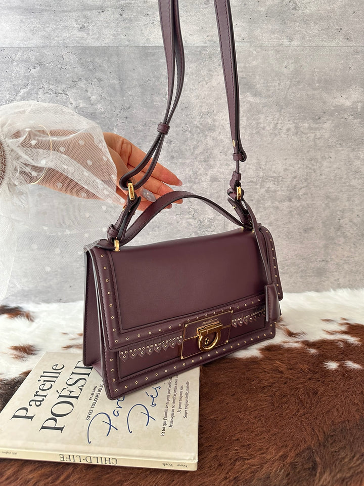 Ferragamo Limited Aileen Gancini Lock Shoulder Bag 🤎｜Rare Limited Series × Logo Lock with Key × Multi-Way Styling