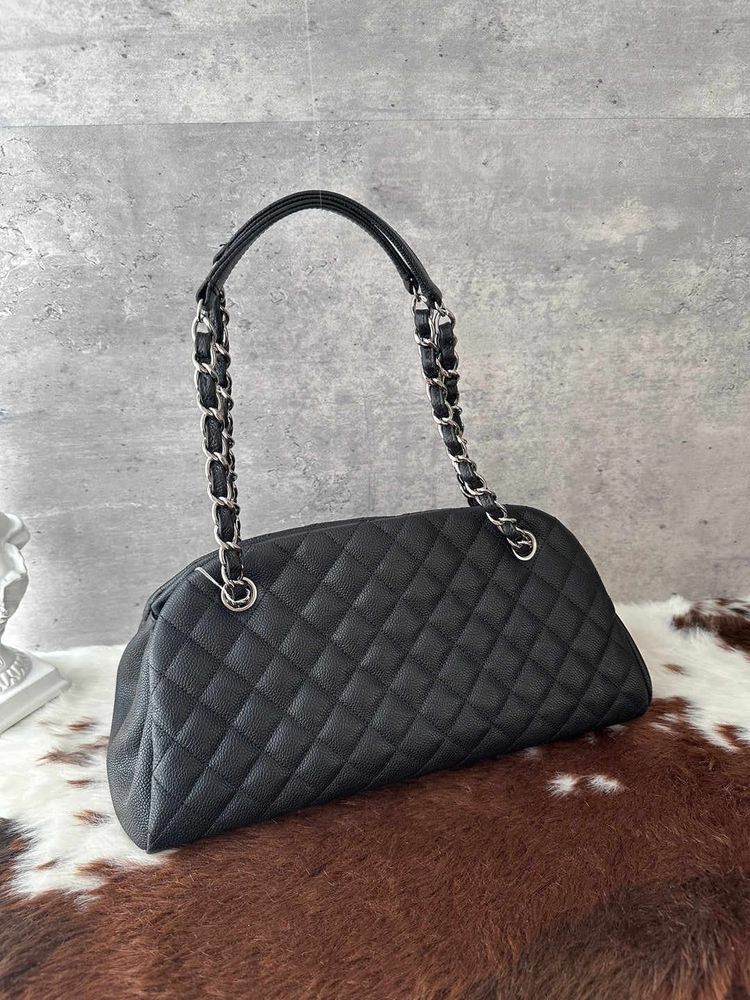 CHANEL Quilted Caviar Leather Bowling Bag 🖤｜Black &amp; Silver Hardware × Adjustable Chain Strap × Clean Condition
