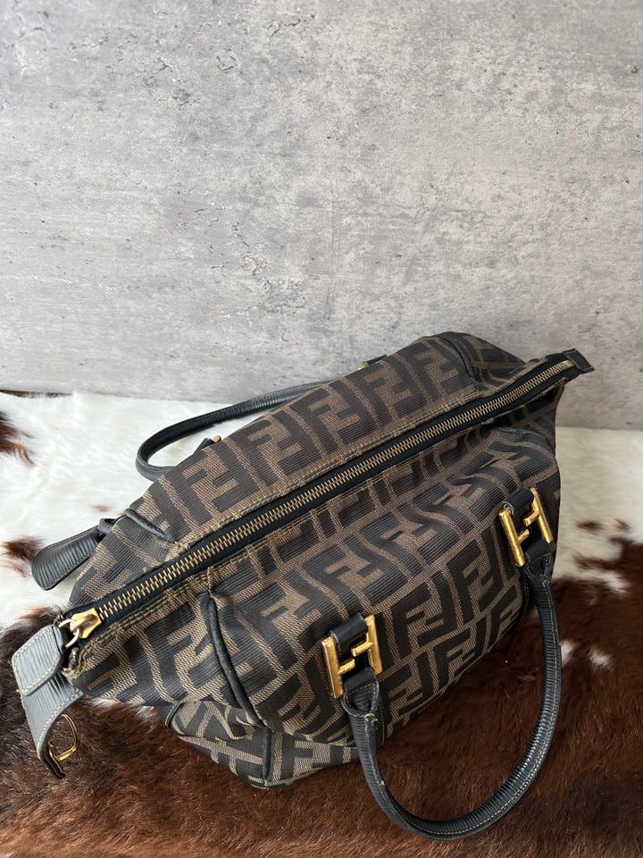 FENDI Zucca Monogram Lunchbox Hobo Handbag 👜｜Original Strap × Gold-Tone Hardware × Cute Practical Shape