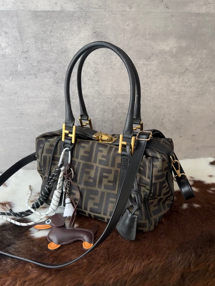 FENDI Zucca Monogram Lunchbox Hobo Handbag 👜｜Original Strap × Gold-Tone Hardware × Cute Practical Shape