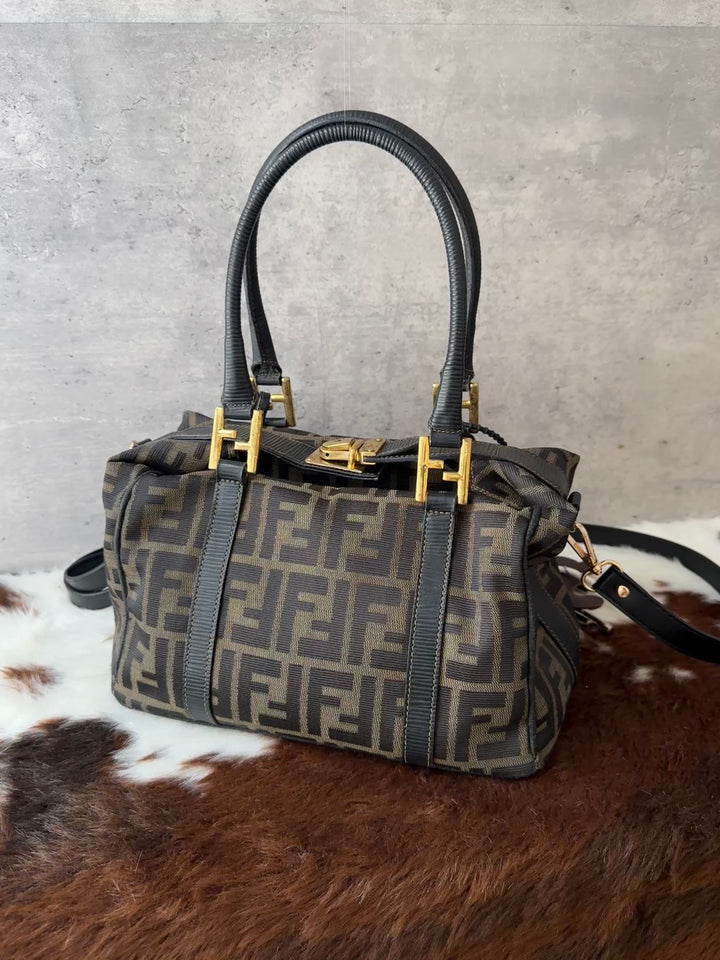 FENDI Zucca Monogram Lunchbox Hobo Handbag 👜｜Original Strap × Gold-Tone Hardware × Cute Practical Shape