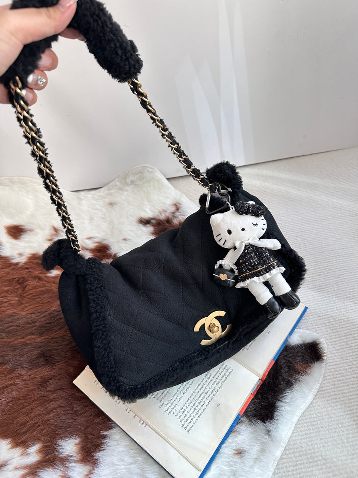 Chanel 毛毛機場包 | Cozy Chic in Winter Mood