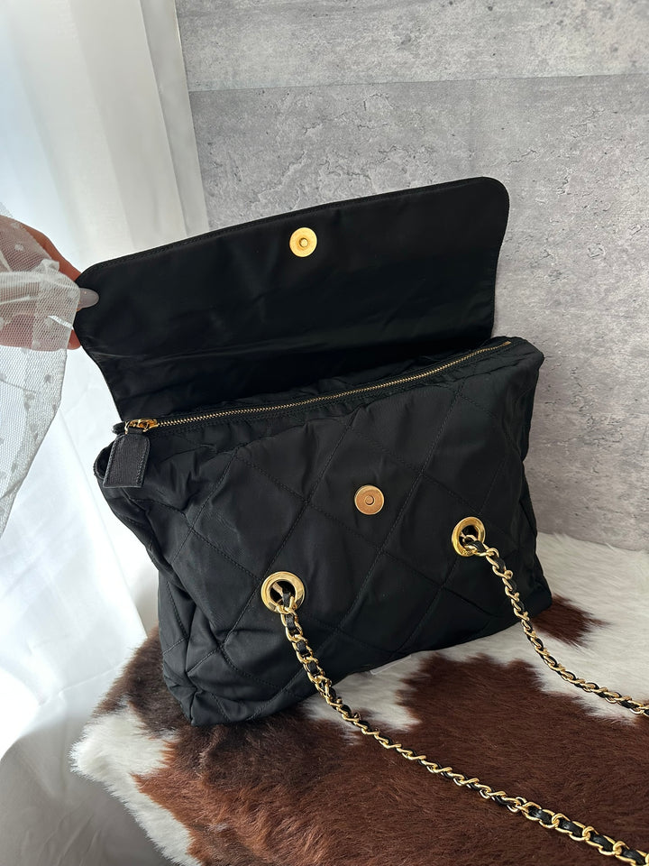 PRADA Quilted Parachute Flap Chain Shoulder Bag 🖤｜Black &amp; Gold Hardware × Lightweight Design × Near-Pristine Condition