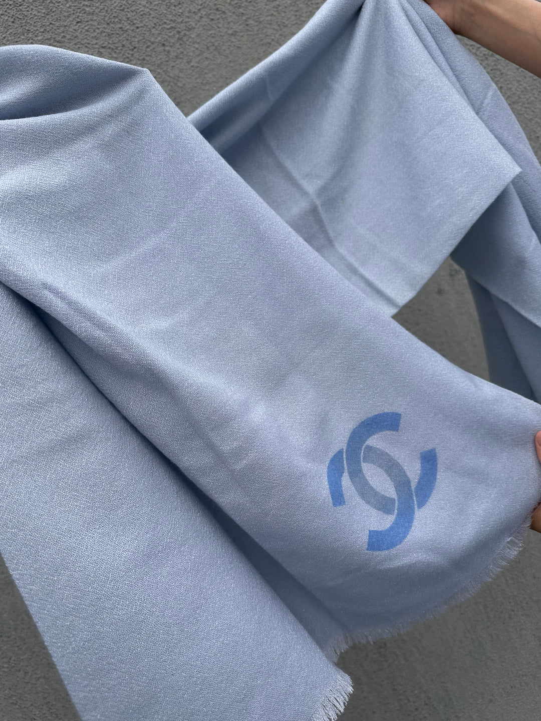 CHANEL Gradient Blue Scarf – 75% Cashmere × Subtle Silver Sparkle