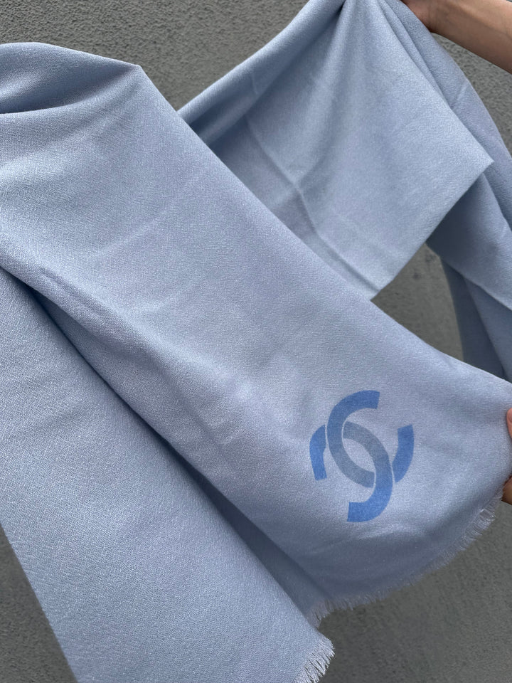 CHANEL Gradient Blue Scarf – 75% Cashmere × Subtle Silver Sparkle