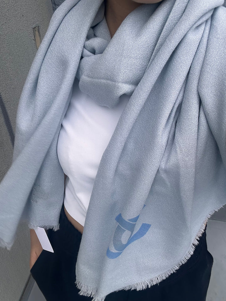 CHANEL Gradient Blue Scarf – 75% Cashmere × Subtle Silver Sparkle