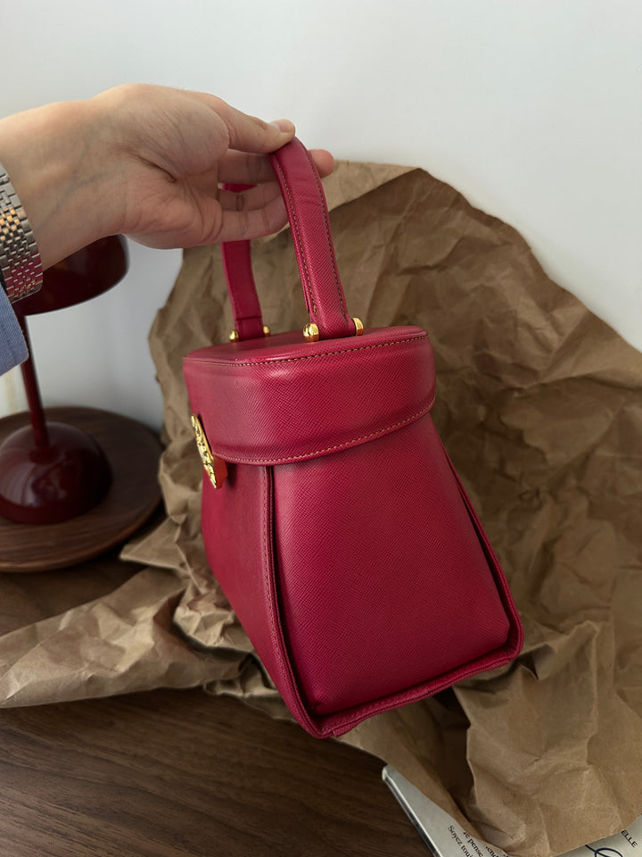 Valentino Coin Vanity 💗 | Timeless Elegance, Italian Heritage