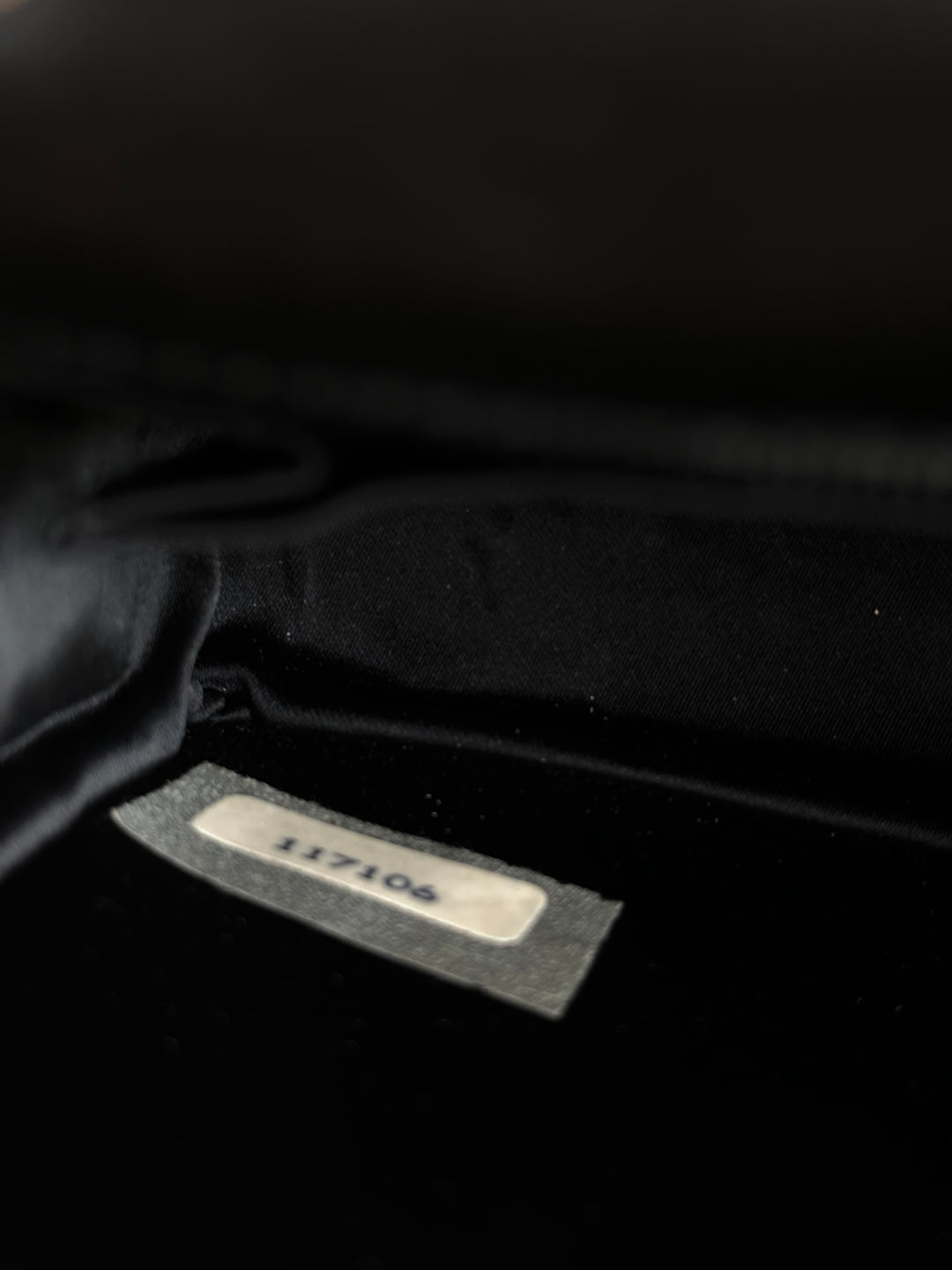 Chanel Vintage Round CC “Heart Chain” Mini Bag 🖤 | The Rarest of Rare — 1985 Collector’s Treasure