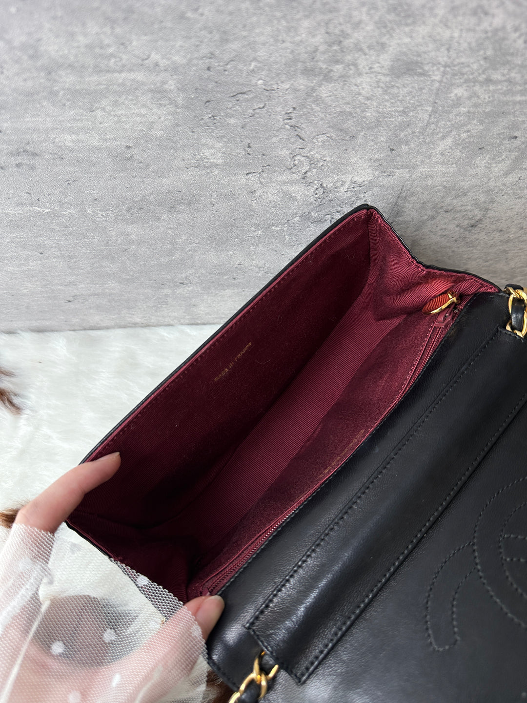 CHANEL Vintage Half-Moon Chain Shoulder Bag 🖤｜Carved CC Clasp × Classic Vintage Shape × Great Price