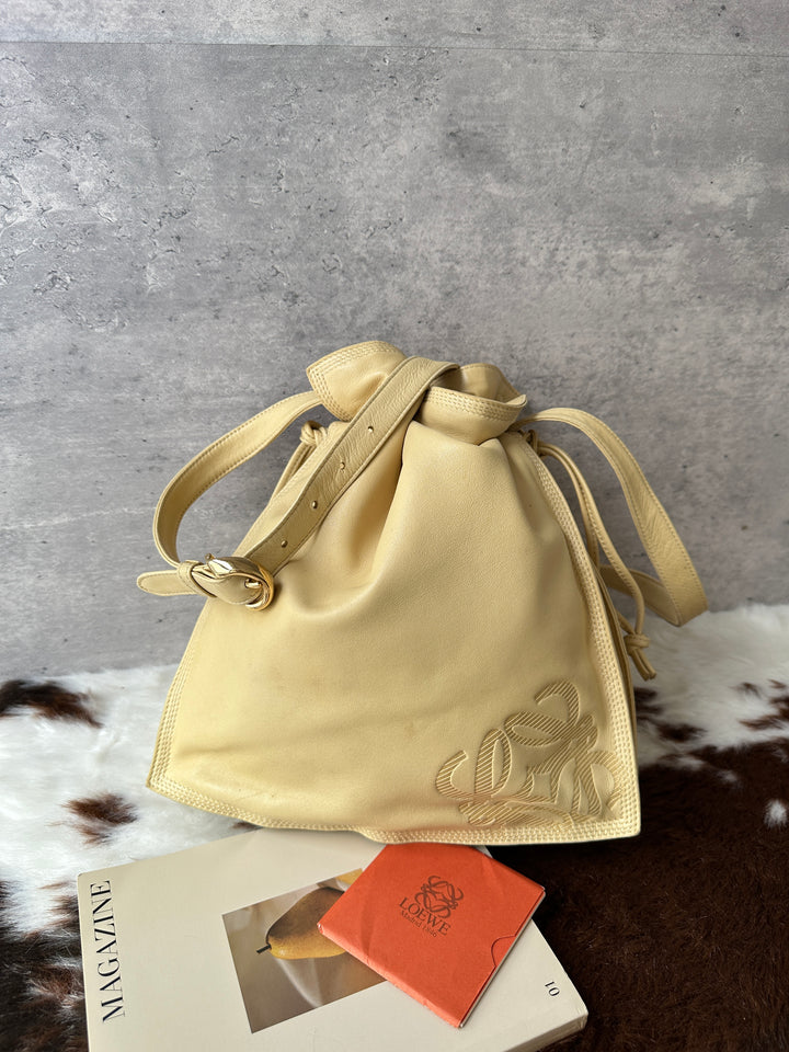 LOEWE Cream Nappa Drawstring Pouch Bag 💛｜Soft Nappa Leather × Corner Logo Detail × Lightweight Styling