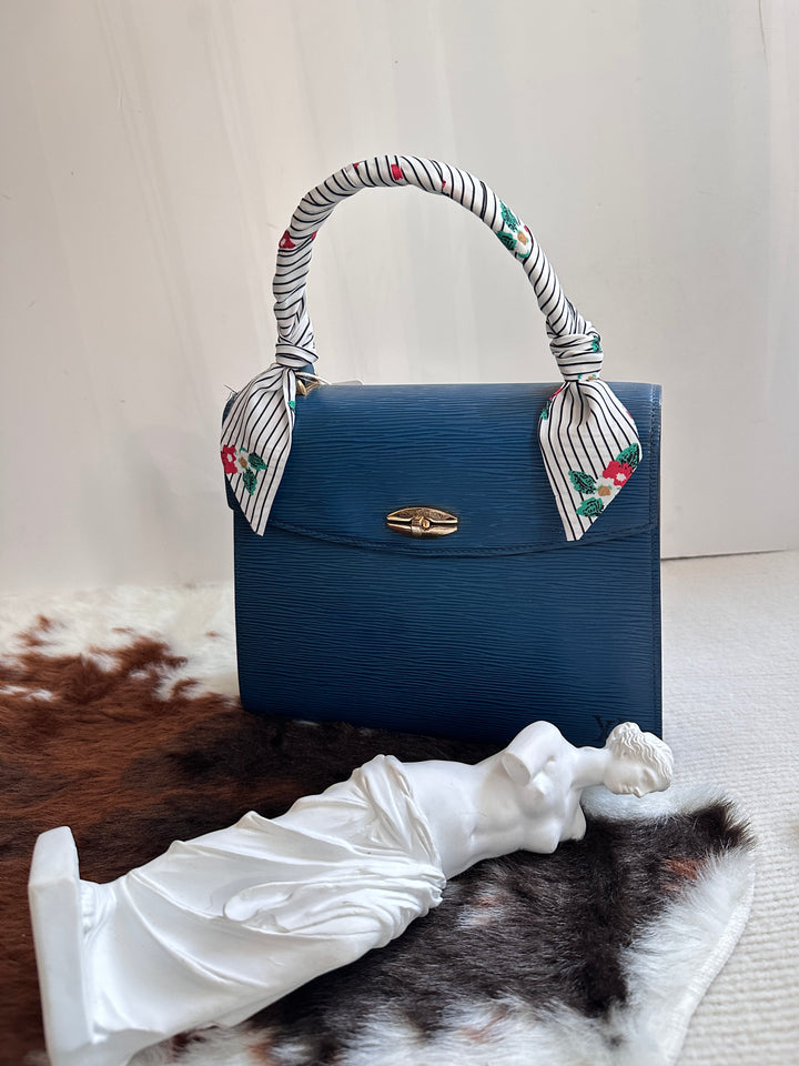 Louis Vuitton Epi Turn-Lock Kelly Bag 💙 | Timeless Elegance with a Modern Edge