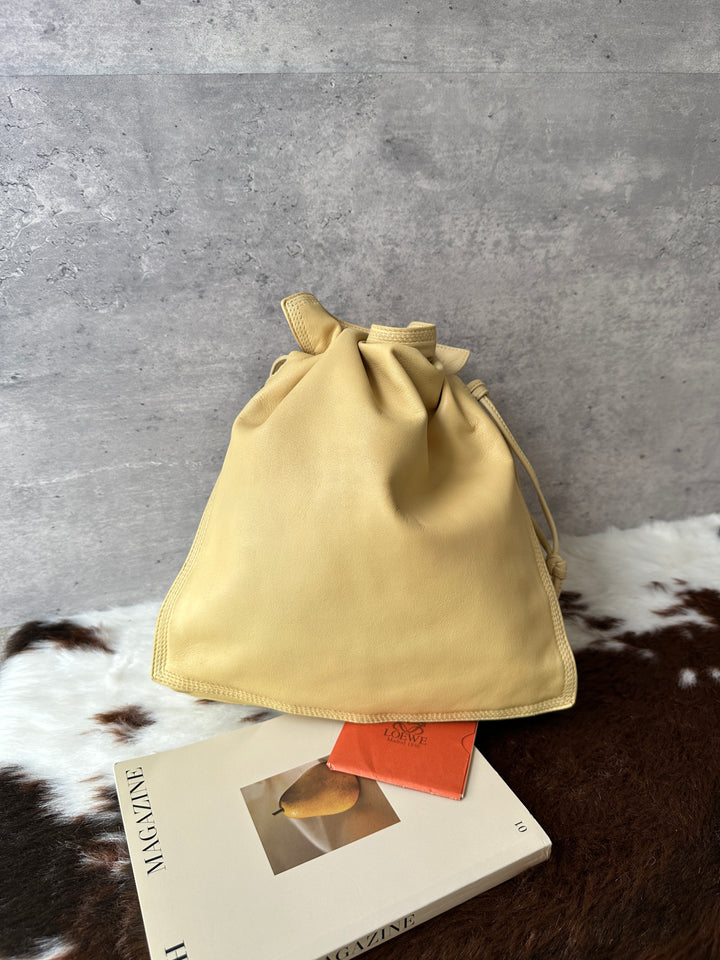 LOEWE Cream Nappa Drawstring Pouch Bag 💛｜Soft Nappa Leather × Corner Logo Detail × Lightweight Styling