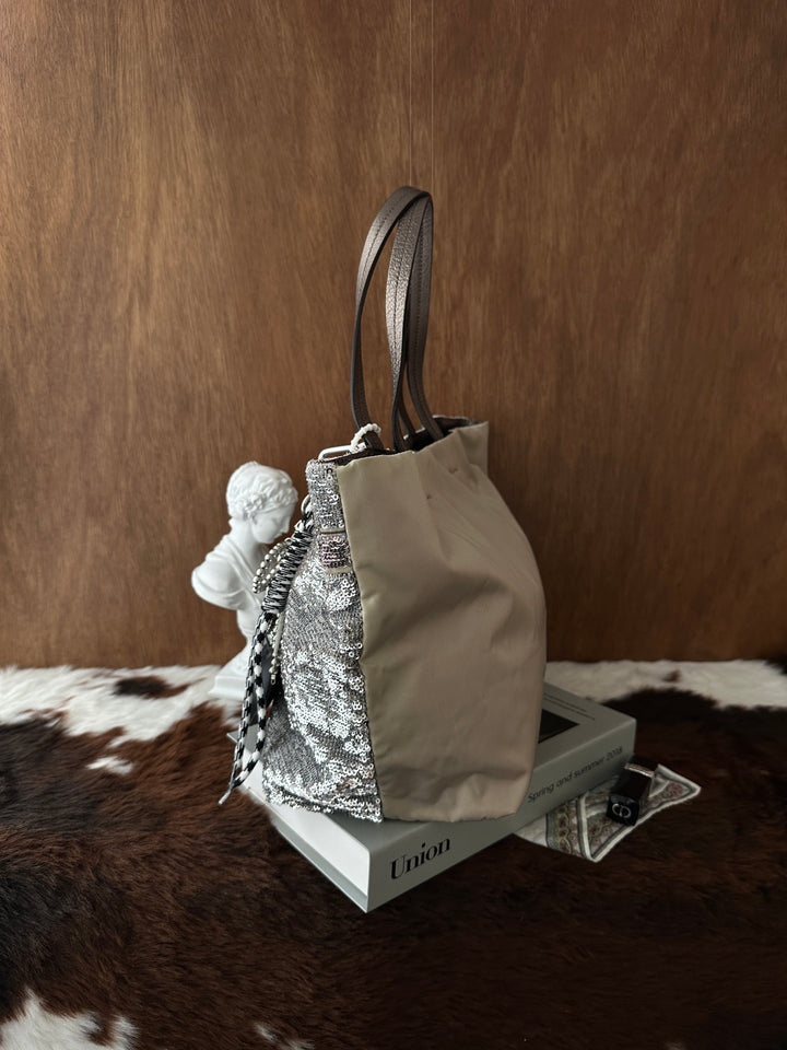 Ferragamo Sequin Gancini Tote ✨🩶｜Silver Sparkle・Lightweight Statement Tote