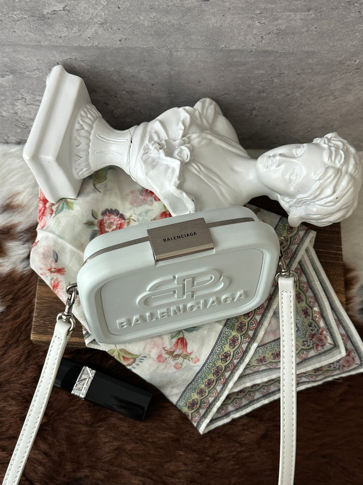 Balenciaga BB Logo Mini Box Crossbody 🤍✨｜White Structured Mini Bag・Y2K Statement Logo