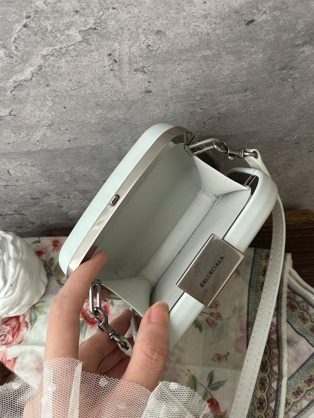 Balenciaga BB Logo Mini Box Crossbody 🤍✨｜White Structured Mini Bag・Y2K Statement Logo