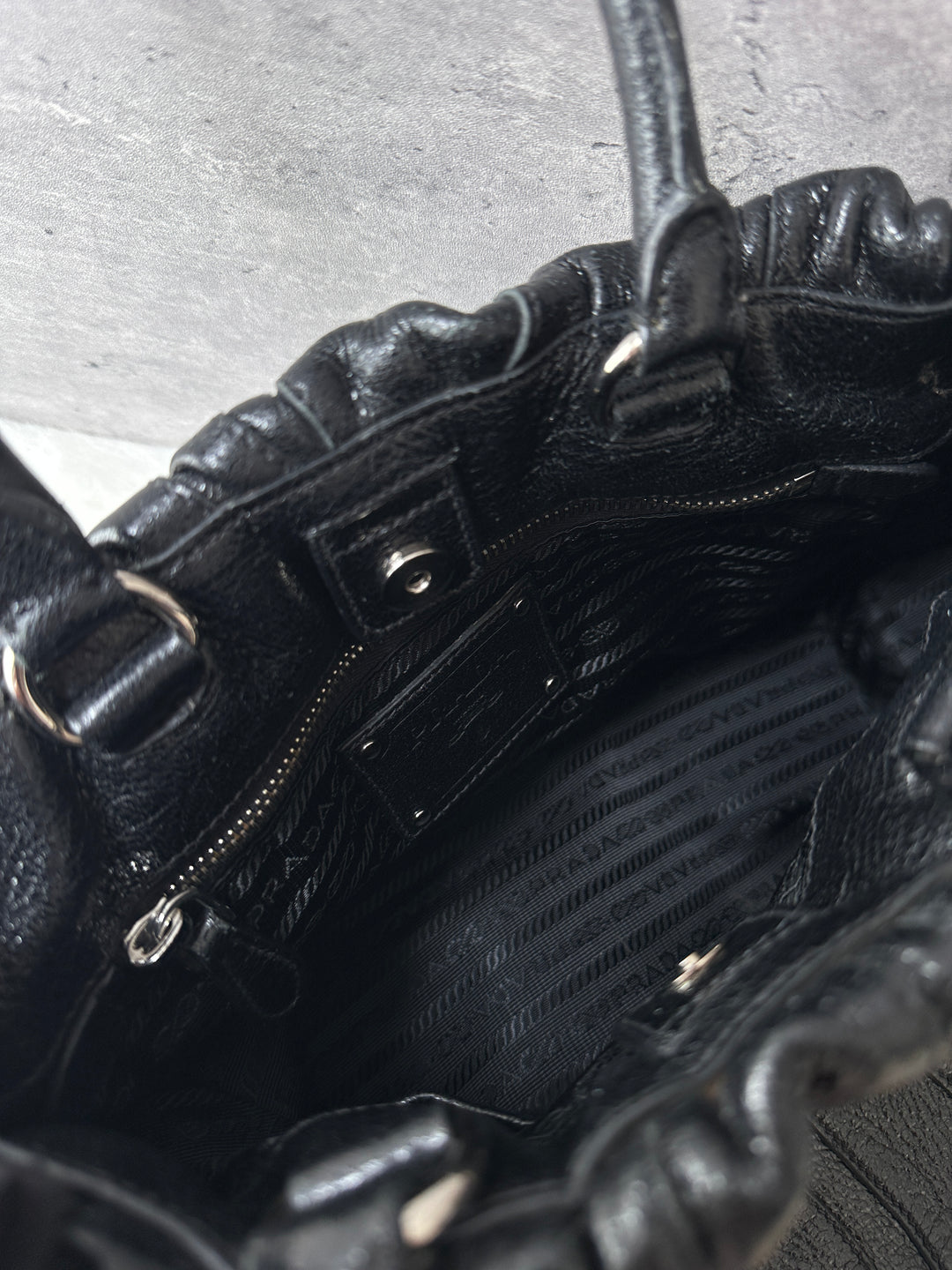 PRADA Pleated Pumpkin Tote Bag 🖤｜Glossy Black Leather × Sculptural Pleats × Custom-Strap Friendly