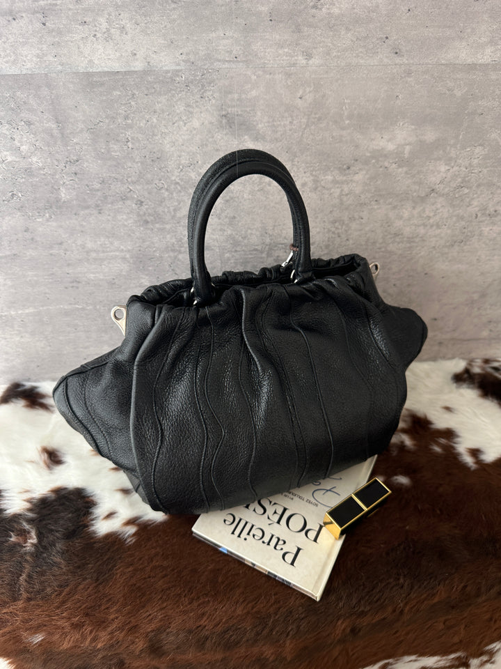PRADA Pleated Pumpkin Tote Bag 🖤｜Glossy Black Leather × Sculptural Pleats × Custom-Strap Friendly