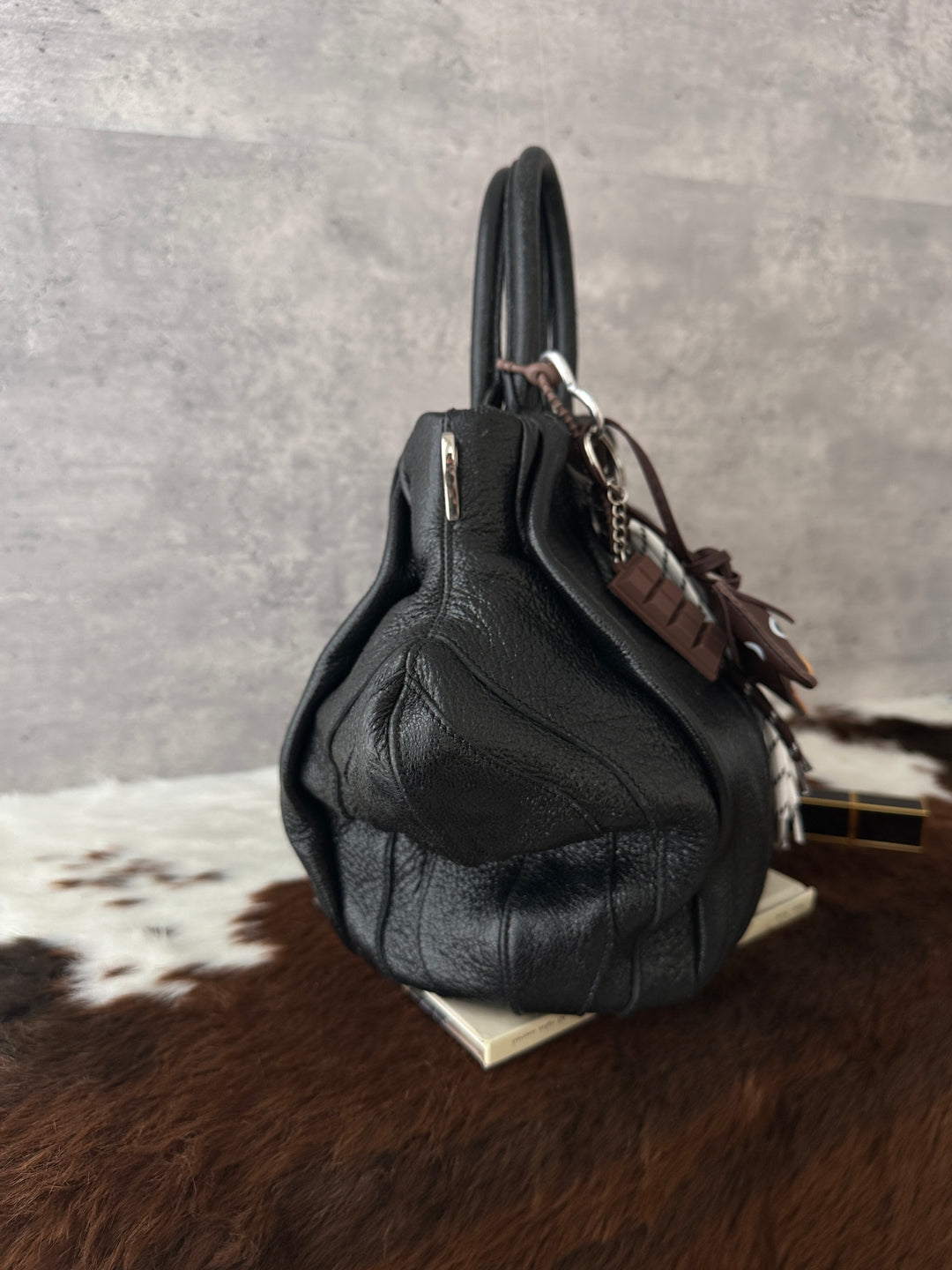 PRADA Pleated Pumpkin Tote Bag 🖤｜Glossy Black Leather × Sculptural Pleats × Custom-Strap Friendly