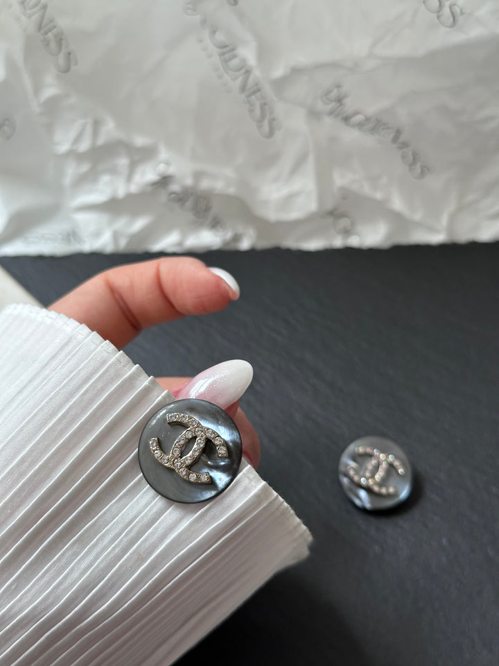 CHANEL CC Mother-of-Pearl Clip-On Earrings – Crystal Logo × Grey Sheen Elegance