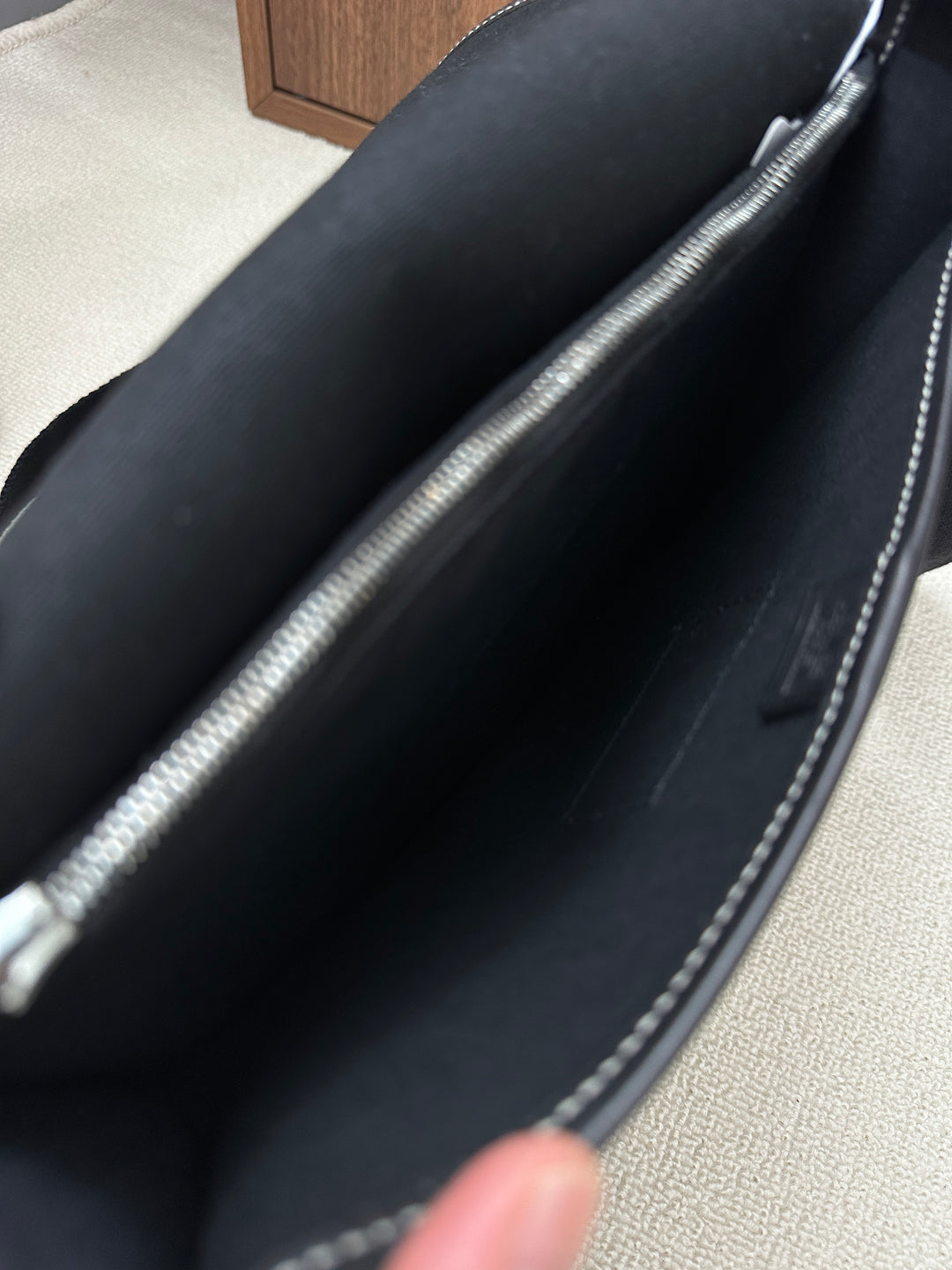 HERMÈS Canvas & Leather Messenger Bag – Rare Black Edition 🖤✨