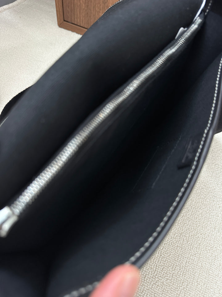 HERMÈS Canvas & Leather Messenger Bag – Rare Black Edition 🖤✨