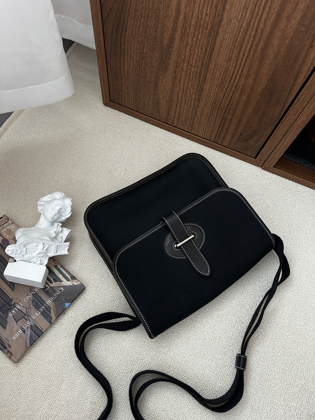 HERMÈS Canvas & Leather Messenger Bag – Rare Black Edition 🖤✨