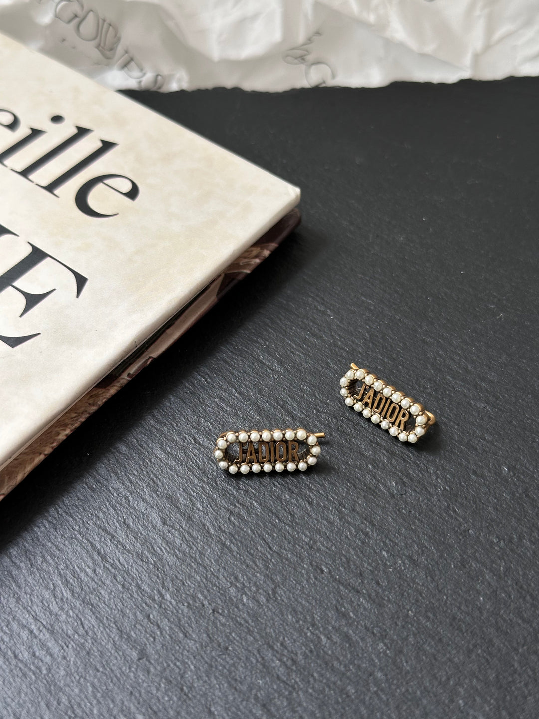 DIOR J'ADIOR Pearl Stud Earrings – Gold Logo × Vintage Vibes