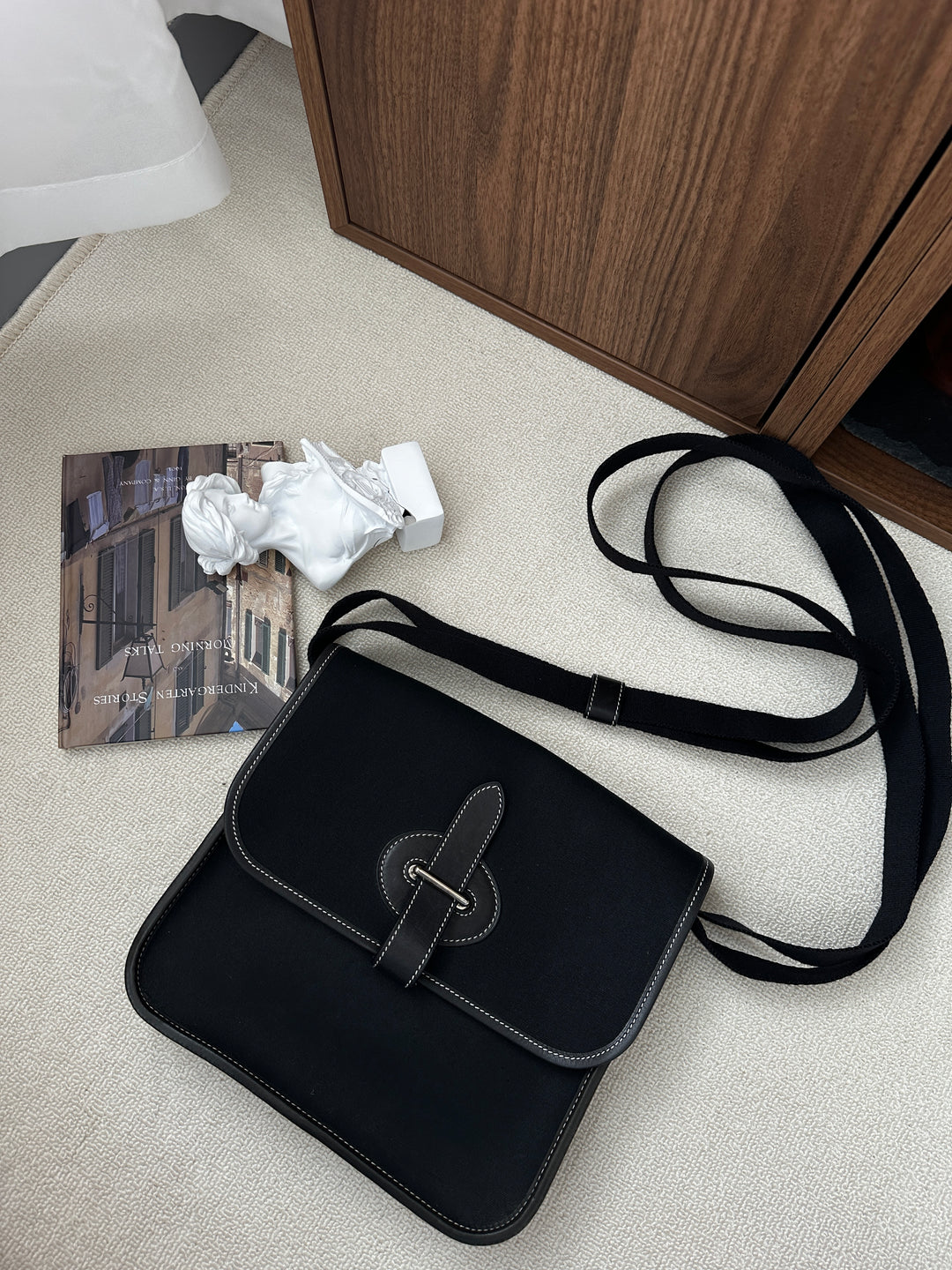 HERMÈS Canvas & Leather Messenger Bag – Rare Black Edition 🖤✨