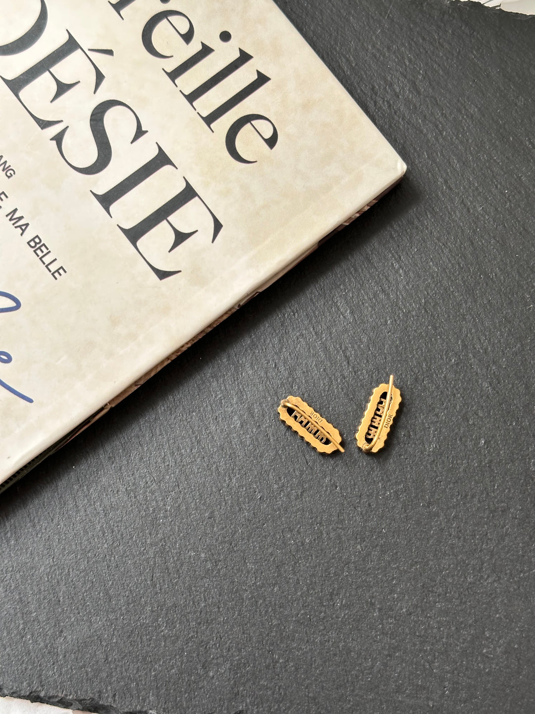 DIOR J'ADIOR Pearl Stud Earrings – Gold Logo × Vintage Vibes