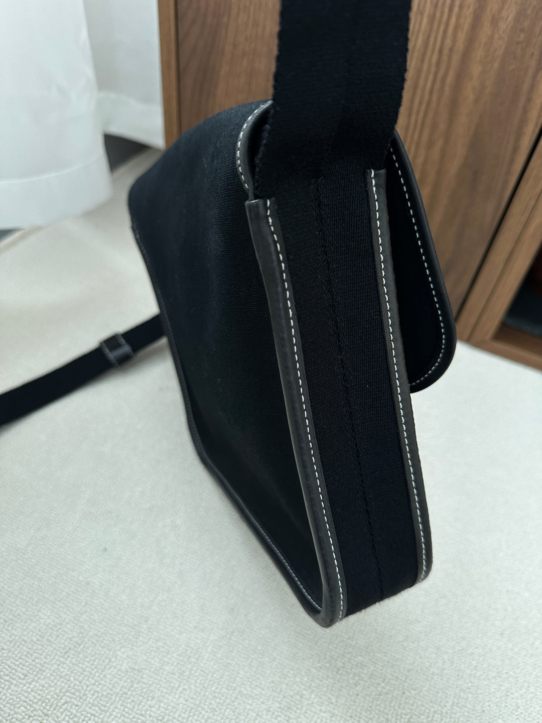 HERMÈS Canvas & Leather Messenger Bag – Rare Black Edition 🖤✨