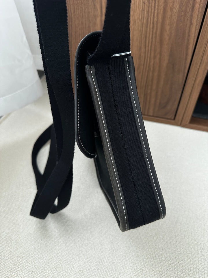 HERMÈS Canvas & Leather Messenger Bag – Rare Black Edition 🖤✨