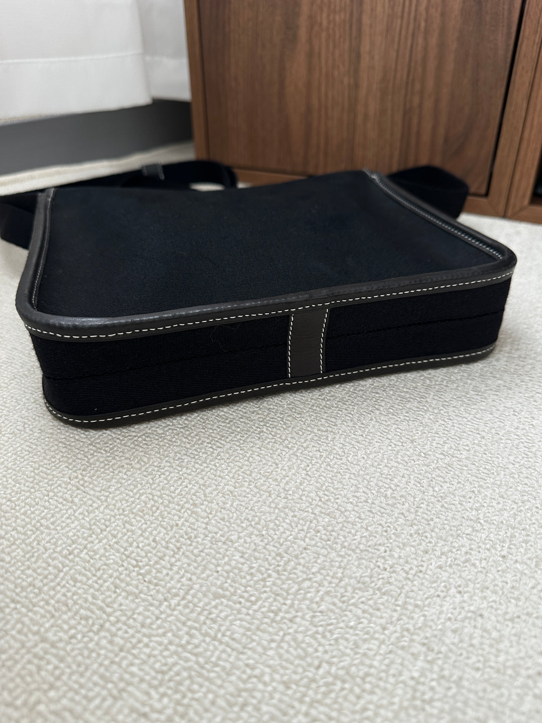 HERMÈS Canvas & Leather Messenger Bag – Rare Black Edition 🖤✨