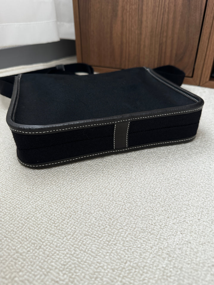 HERMÈS Canvas & Leather Messenger Bag – Rare Black Edition 🖤✨