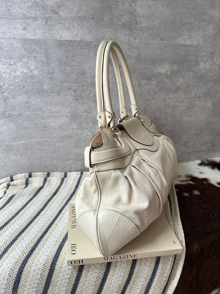 Ferragamo Cream White Leather Hobo Bag 🤍｜Classic Gancini Clasp × Roomy Capacity × Daily Elegance