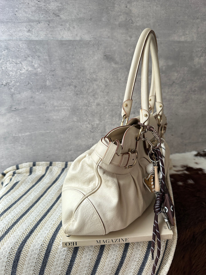 Ferragamo Cream White Leather Hobo Bag 🤍｜Classic Gancini Clasp × Roomy Capacity × Daily Elegance