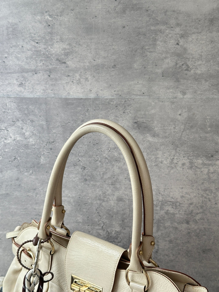 Ferragamo Cream White Leather Hobo Bag 🤍｜Classic Gancini Clasp × Roomy Capacity × Daily Elegance