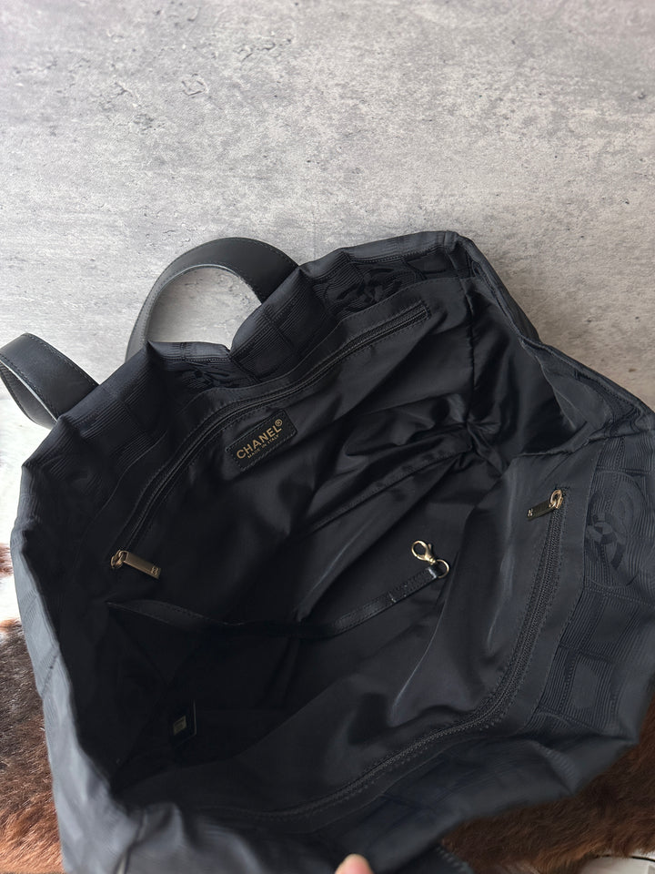 CHANEL Ice Grid Fabric Tote Bag 🖤｜Lightweight Daily Tote × Laptop-Friendly Capacity × Very Clean Condition