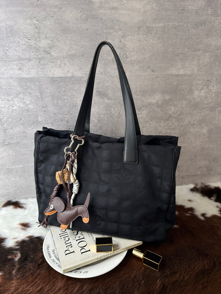 CHANEL Ice Grid Fabric Tote Bag 🖤｜Lightweight Daily Tote × Laptop-Friendly Capacity × Very Clean Condition