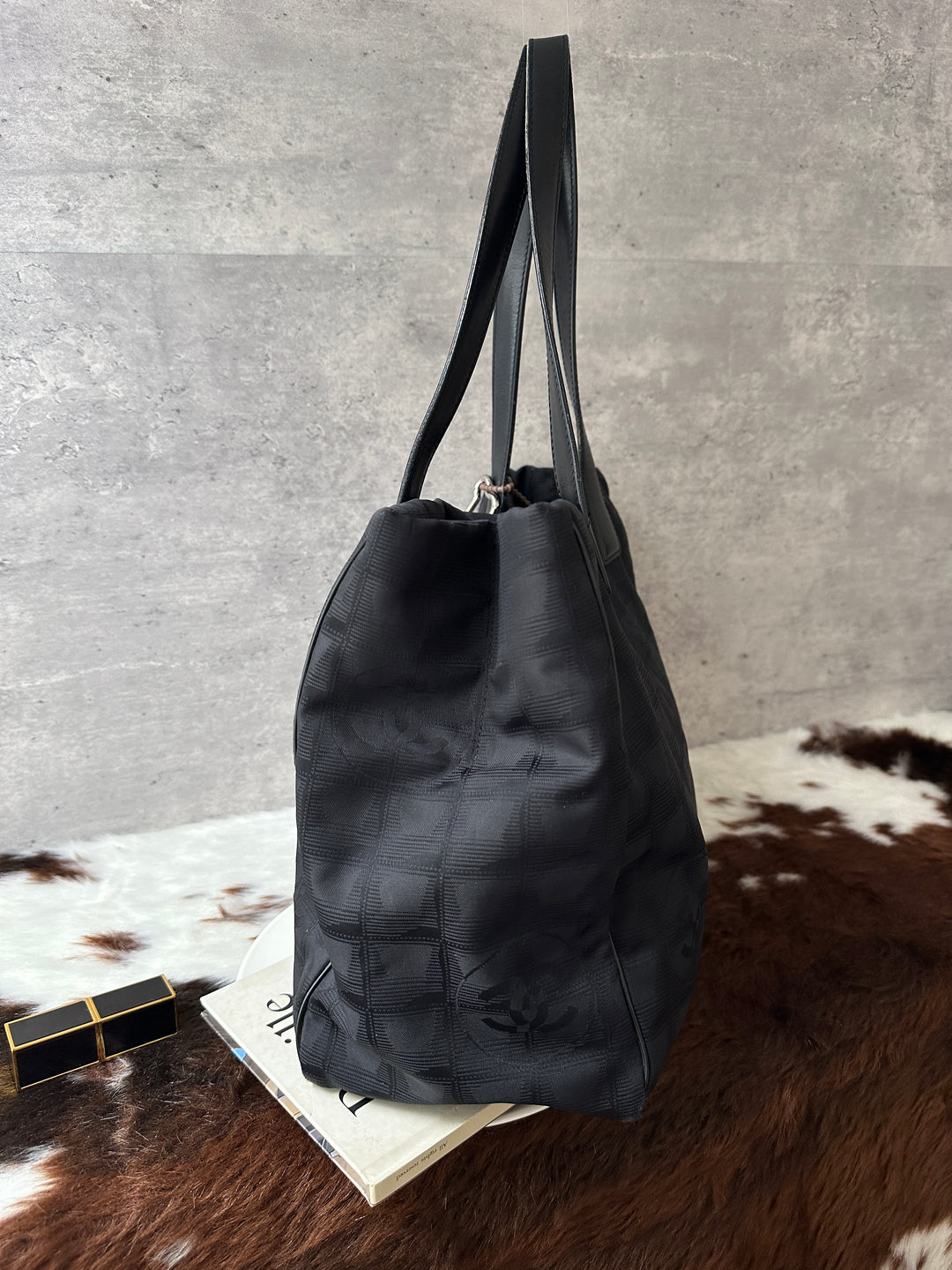 CHANEL Ice Grid Fabric Tote Bag 🖤｜Lightweight Daily Tote × Laptop-Friendly Capacity × Very Clean Condition