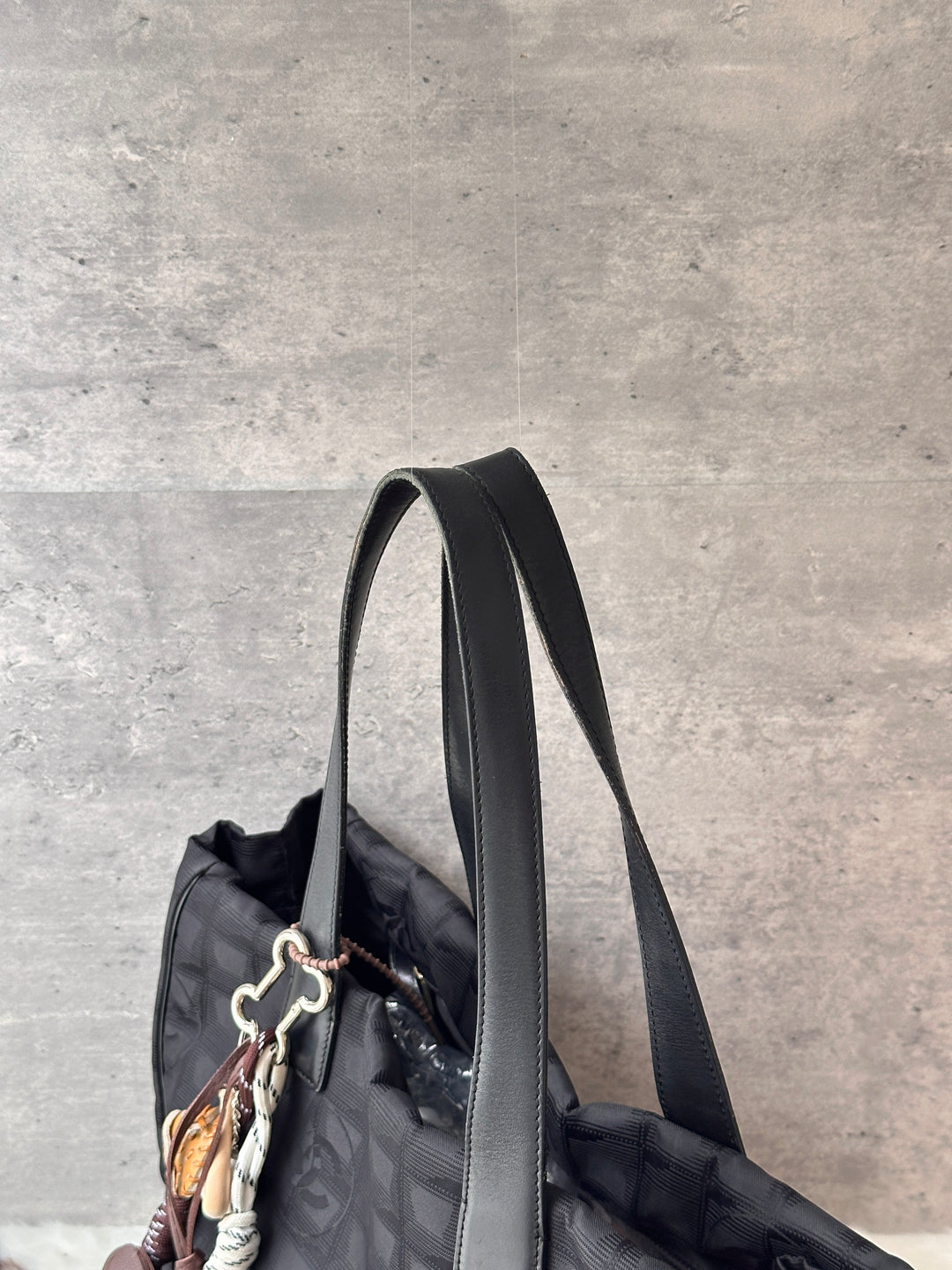 CHANEL Ice Grid Fabric Tote Bag 🖤｜Lightweight Daily Tote × Laptop-Friendly Capacity × Very Clean Condition